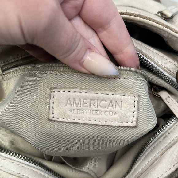 American leather co Austin Triple Entry Hobo in oat milk - Picture 8 of 10